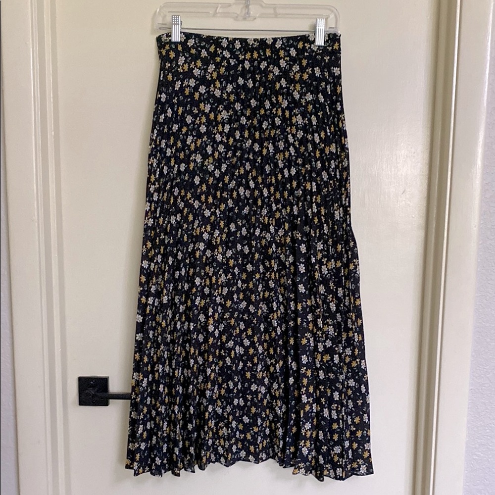 Max Studio pleated floral skirt